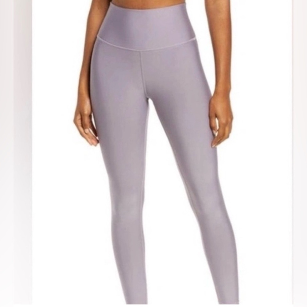 Alo Airlift Legging in Lavender Haze Size Small EUC